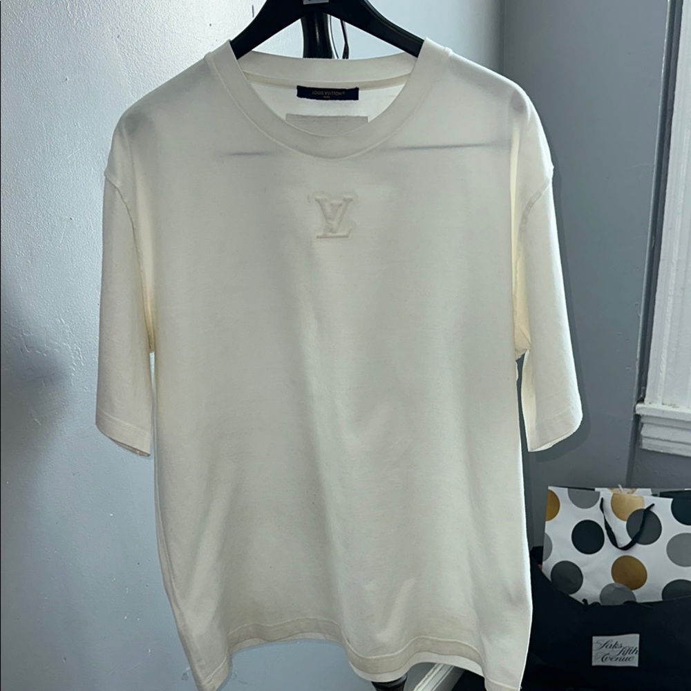 Louis Vuitton Cream off-white T-Shirt for Men 100% authentic🔥🔥🔥